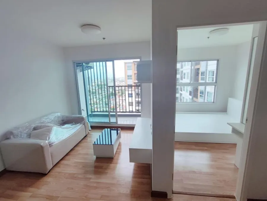 For rent: The Trust Ngamwongwan, large room, 31st floor, balcony facing north, very good price, reserve now.