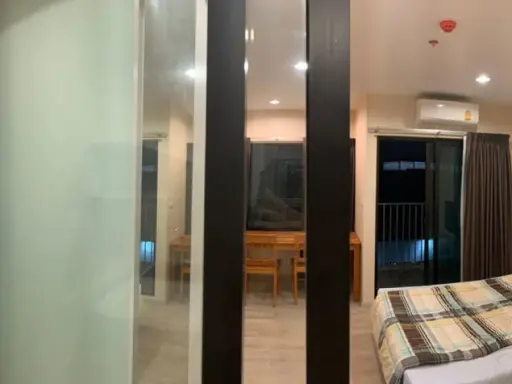 For rent, Plum Condo Central Station, fully furnished get full furniture Interested in moving, urgently.