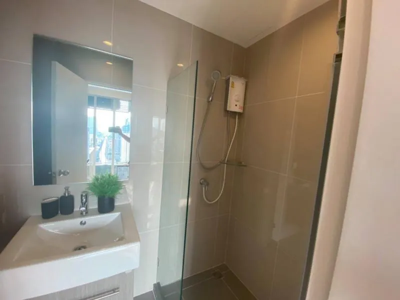 For Rent คอนโด ไอดีโอ โมบิ บางซื่อ แกรนด์ อินเตอร์เชนจ์ อยากนอนดูวิวสวยๆ ต้องจองห้องนี้เลยจ้า