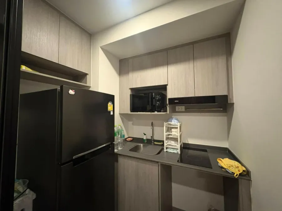 Selling THE ORIGIN SUKHUMVIT SAILUAT E22 STATION, 5th floor, corner unit, view of Pak Nam and Sai Luat Road. Spacious and very comfortable.
