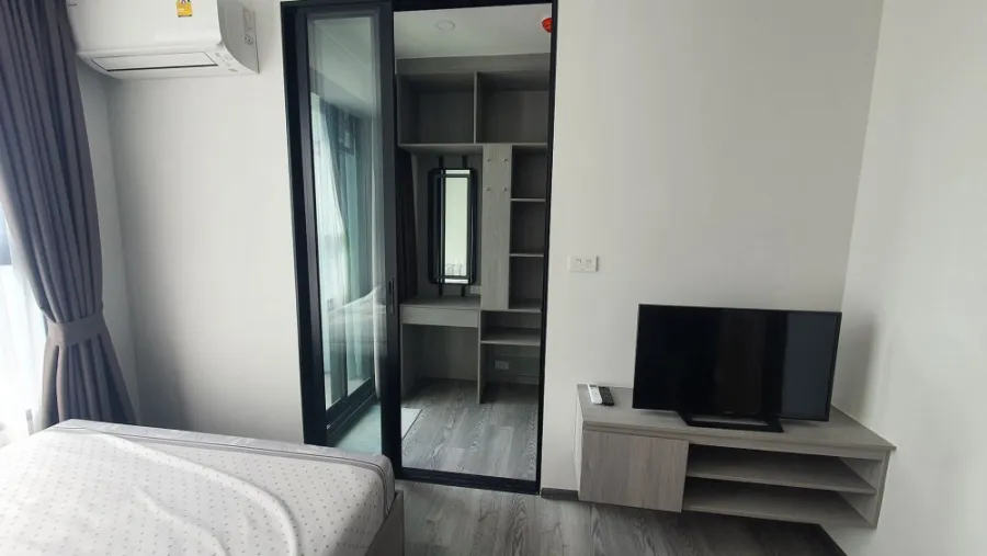 Condo for rent: The Origin E22 Station, 16th floor, high view, room comes with complete amenities.