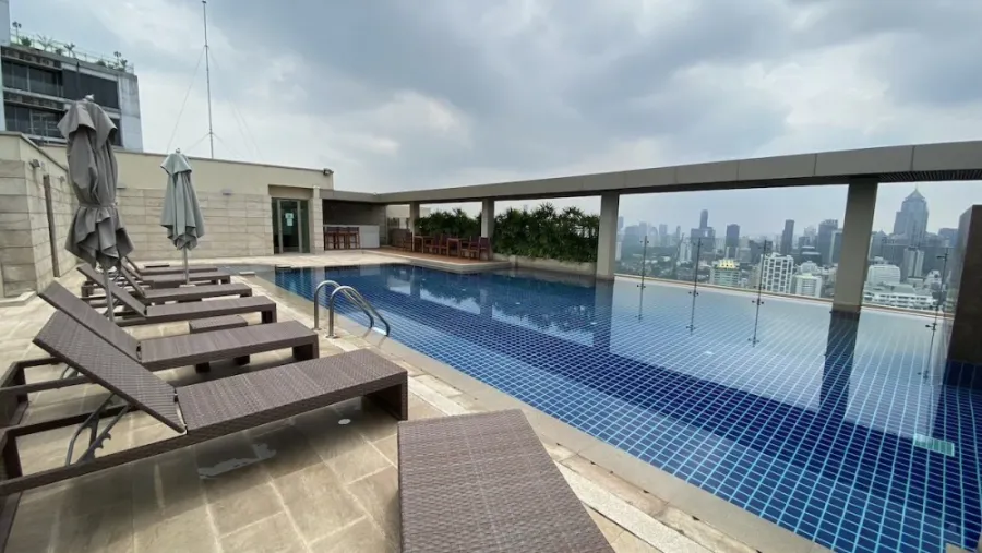 For sale: The Lake Sukhumvit 16, spacious room, comfortable living, fully furnished, hurry and reserve now!