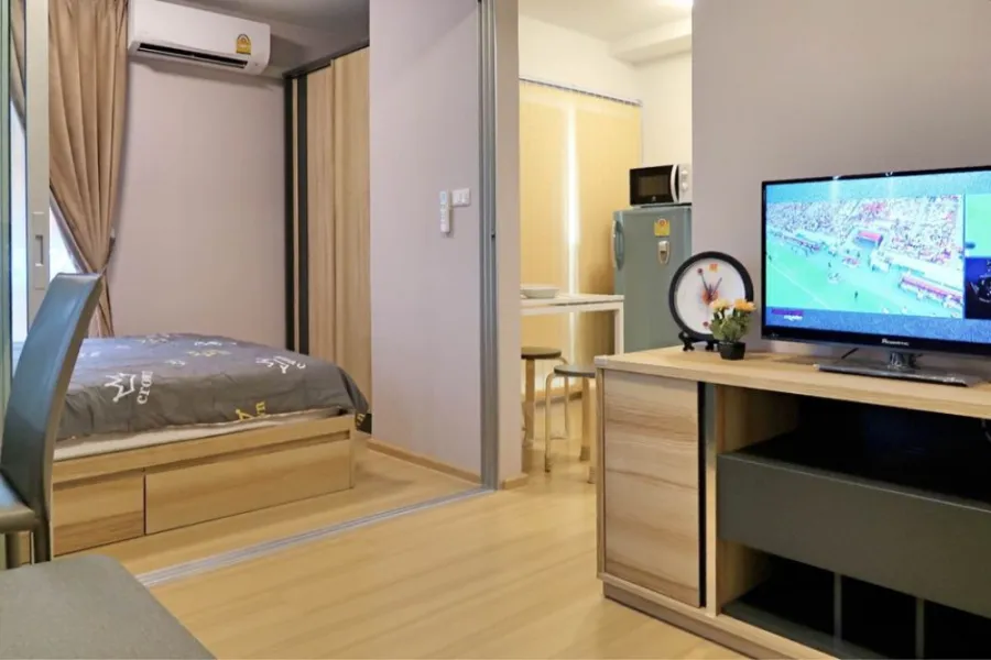For rent, Plum Condo Chaengwattana Station, this room is very popular. Fully decorated with built-in Premium grade furniture. Book now.