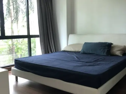 For rent: D 65 Condominium, 2nd floor, corner room, private, quiet, interested in booking now, don't wait.