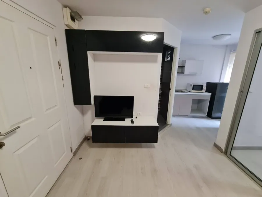 Selling D Condo Rattanathibet, ready-to-move-in unit on the 2nd floor. Comes with amenities. Great price. Don't miss out!