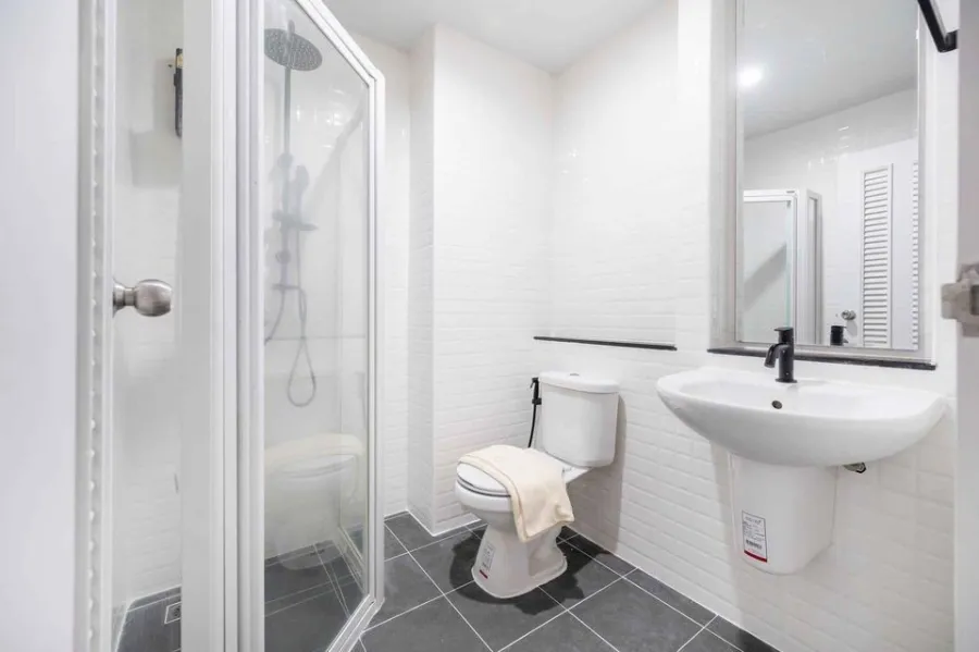 For rent, Sense of London, beautiful room, amazing Buit-In, fully furnished, great tone control, if you miss it you will regret it.
