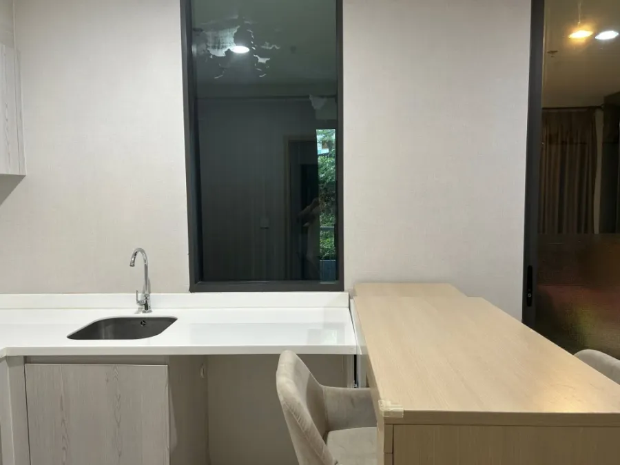 Life Pinklao condo for sale, spacious room, ready to move in, just bring your bags and come. Hurry and reserve now before it's too late.