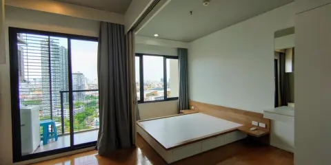 ขาย Condo BLOCS 77 ชั้น 18 ได้วิวสูง มาพร้อมราคาเบาๆสบายกระเป๋า คุณต้องห้ามพลาด