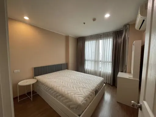 For rent, U-deilght @ Talat Phlu Station, 22nd floor, good view, no blocking buildings, simple decorated room. You can move in now.