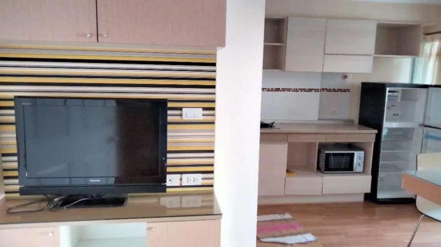 For rent, Lumpini Place Ratchayothin, city view, high-rise front building, fully furnished, ready to move in. Book now.