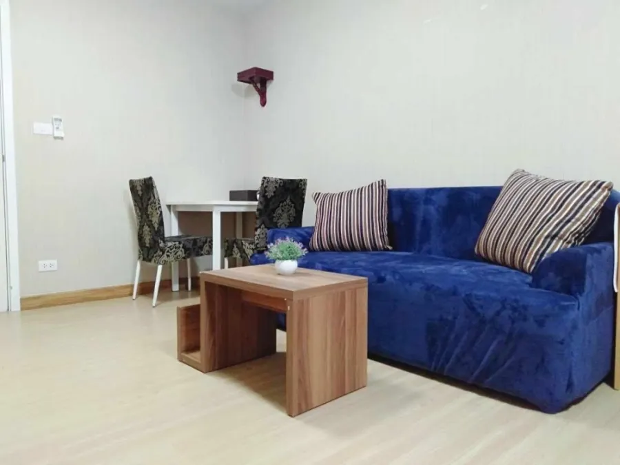 For rent, Plum Condo, Phahonyothin 89, studio room, decorated in white tones, reasonable price, just bring your bags and move in.