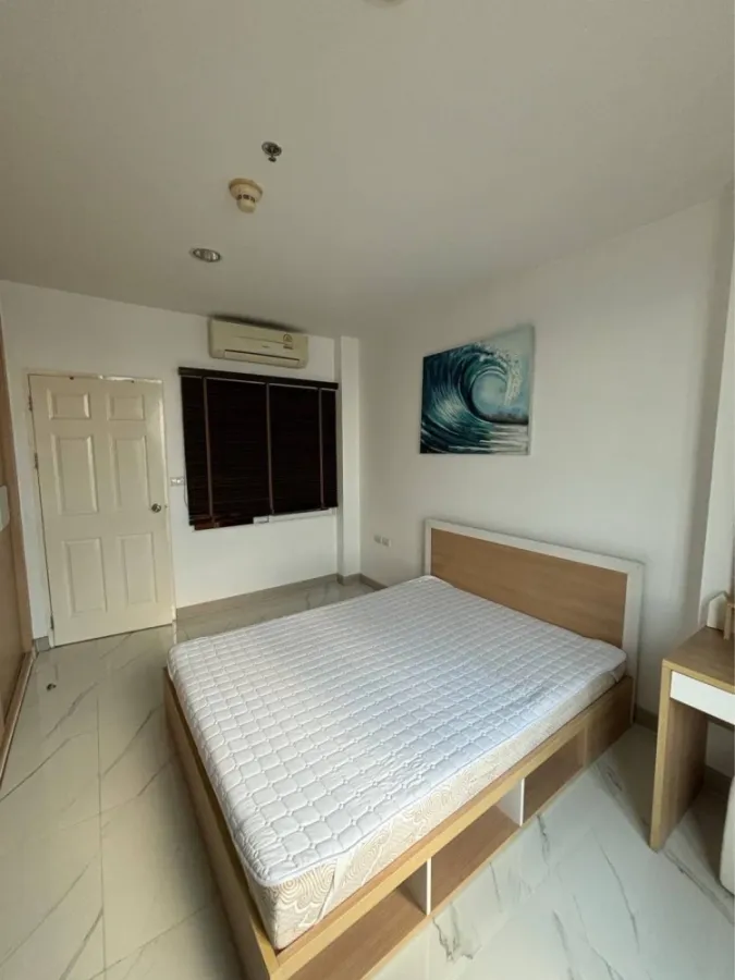 For rent: Life @ Ratchada-Huaikwang, 14th floor, open view room, divided into sections, book now.