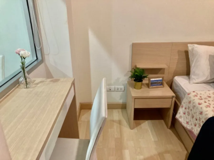 For rent, Rhythm Ratchada, 9th floor, beautiful room, complete with furniture and electrical appliances, book now, don't wait.