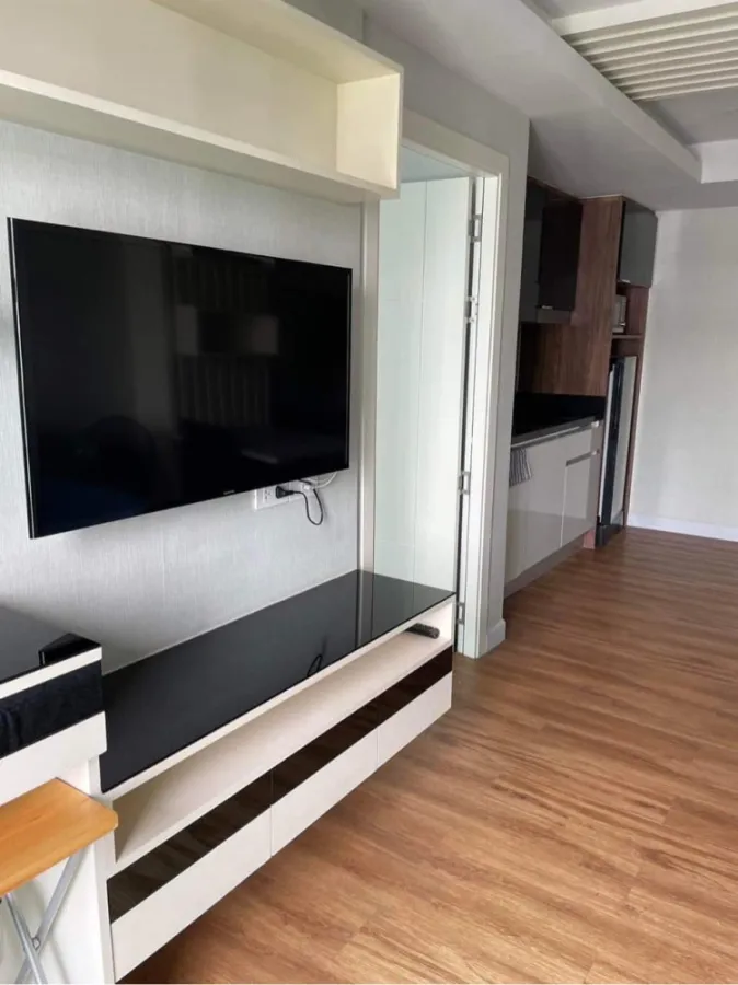 ขาย/ให้เช่า ดุสิต แกรนด์ ปาร์ค ห้องติดวอลเปเปอร์ พร้อม built-in อย่างดี อย่าช้าเป็นเจ้าของด่วน