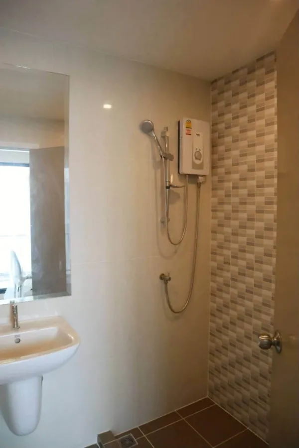 Lesto Sukhumvit 113 Condo for rent. Nice room, fully furnished and equipped. Book now!