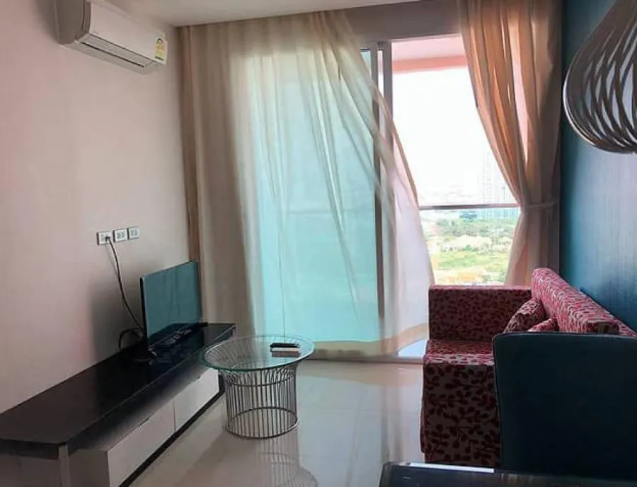 Condo for rent, Grand Caribbean Resort, Pattaya, high floor, pool view, city view, fully furnished, don't miss it.