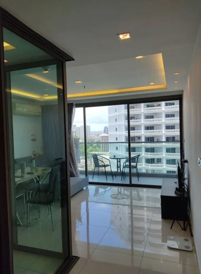 Wong Amat Tower for sale, spacious room with plenty of usable space, fully furnished, beautiful sea view from high floor, don't miss it!