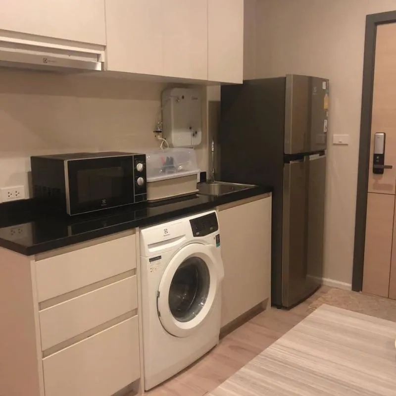 Condo Amber by Eastern Star, beautiful room decorated with luxury. Modern design, full furniture, ready to move in for rent.