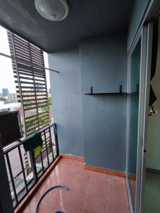 For sale: Regent Home 4 Sukhumvit 85, clean, airy room, comfortable, great location, book now and you won't be disappointed.