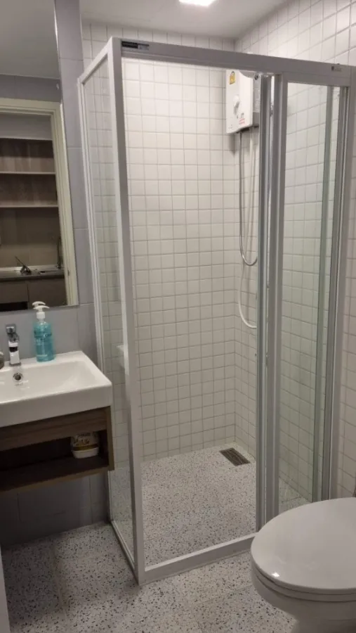 For rent, Cave TU, 7th floor, outside view room, airy and comfortable, partitioned room, fully furnished, let me tell you, it's very livable. Reserve