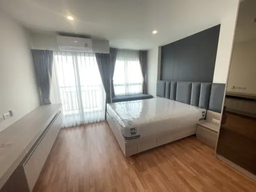 For rent: Lumpini Ville Phatthanakan-Srinakarin, room on the 23rd floor, highest floor, decorated with built-in furniture, don't miss it.