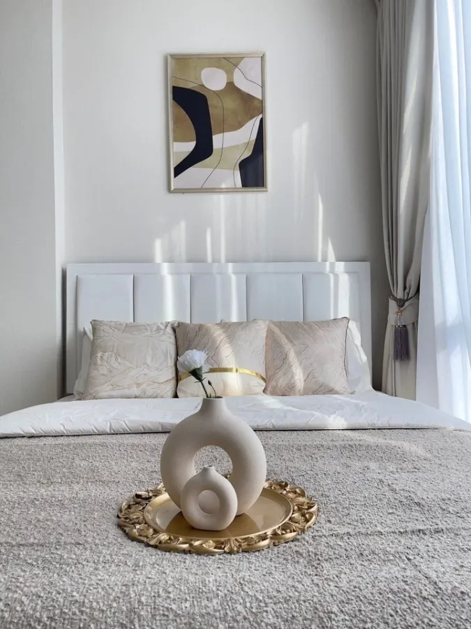 For rent: The Sky Sukhumvit, 3rd floor, beautiful room, large bed, well decorated. You can't reserve it anymore.