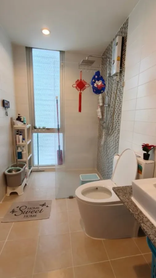 For sale: The Iris Rama 9-Srinakarin, 1 bedroom, 1 bathroom, fully furnished, JW Tower view, reserve now.