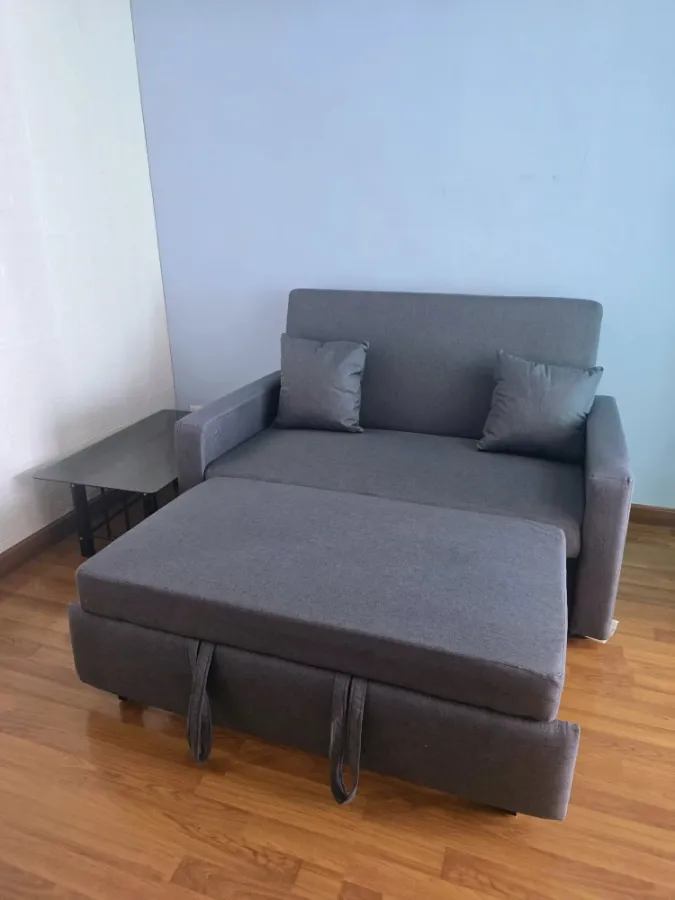 For rent: Regent Home 18, a comfortable blue room with many amenities. You can't miss this opportunity to reserve it.