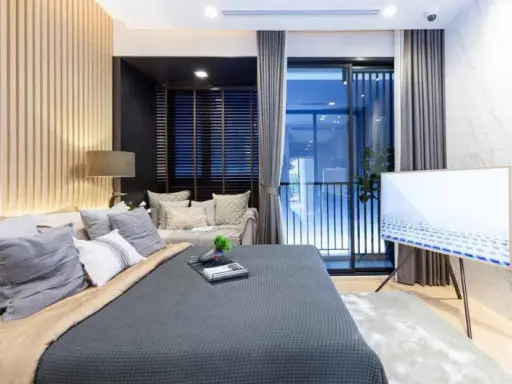 Condo sales down Maru Ekkamai, 2 luxury projects, near BTS Ekkamai, 14th floor, good price, quick to reserve !!