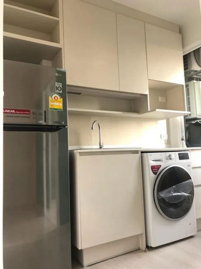 For sale: Chapter One Eco Ratchada-Huai Khwang, 2 bedrooms, complete electrical appliances. Make a reservation and you won't be disappointed for sure.