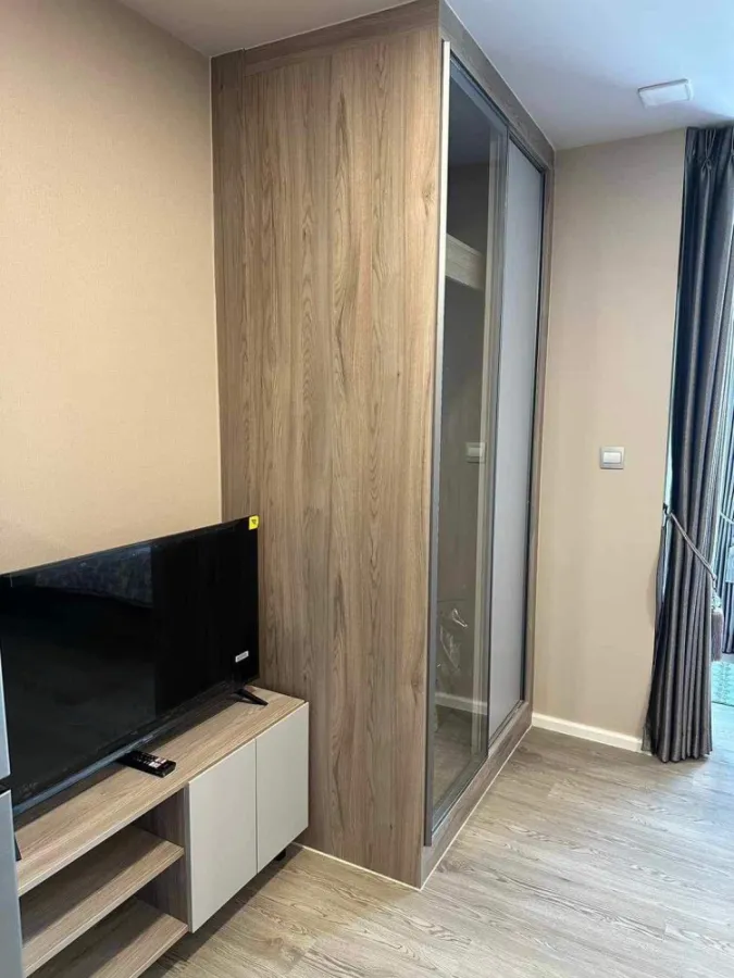 For rent, Cave Town Colony, 4th floor, good view, outside view, nice room, comes with complete decorations. Book now, urgent.