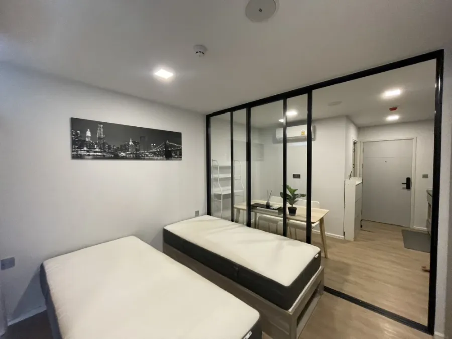 For rent, Kev TU, Building A, 5th floor, partition room, comes with complete decoration. If interested, hurry and reserve now. Don't miss it.