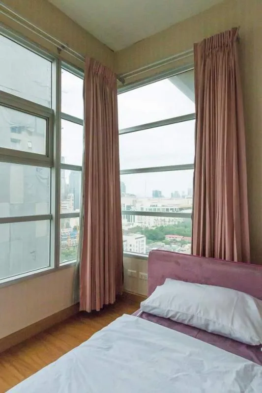 For rent, Baan Klang Krung, Siam-Pathumwan, beautiful lights, complete equipment + built-in kitchen Keep your bags in.
