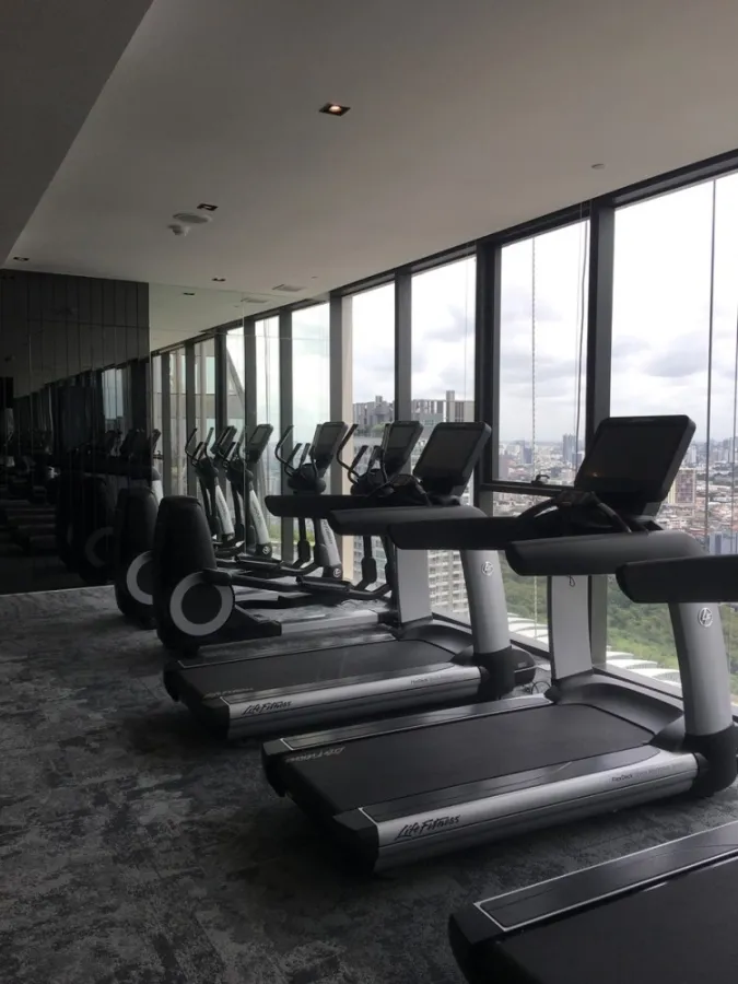 For rent!! Condo The Esse at Singha Complex, 14th floor, complete facilities, ready to move in, don't miss it!!