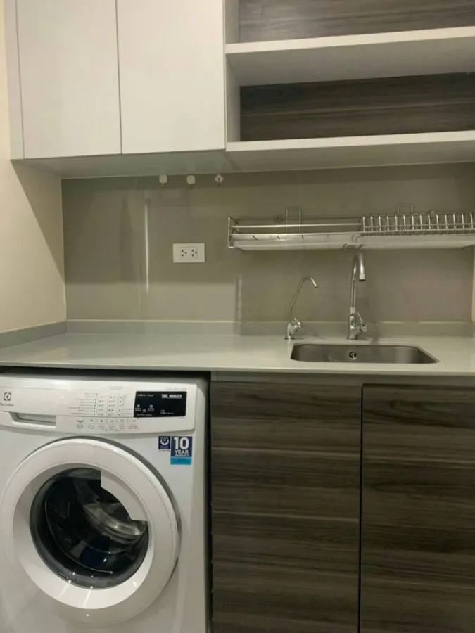 For rent, Centric Ratchada - HuaiKhwang, 7th floor, great atmosphere. fully furnished room Don't miss a lot.