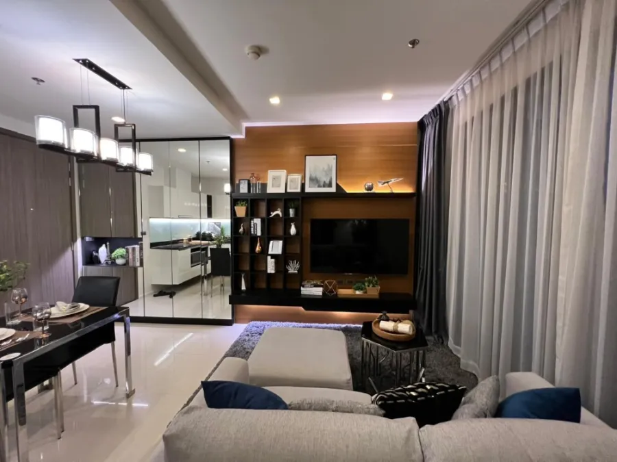 ขาย Quinn Condo Ratchada 17 ห้องหรู ดูดี เหมาะกับทุกวัย บิวท์อินปังๆ เฟฟอร์จุกมากๆ จองด่วนๆ