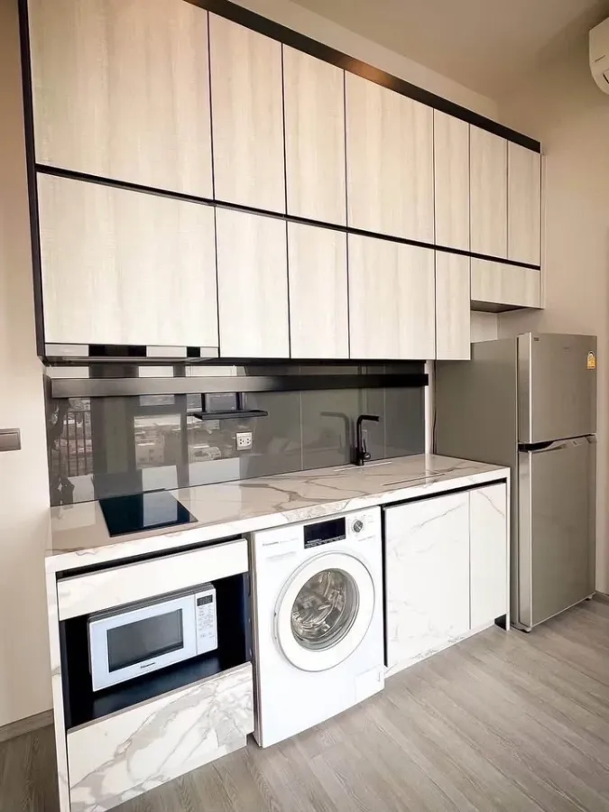 For rent: The Line Sukhumvit 101, 9th floor, nice room, fully furnished, interested, reserve now, urgent.