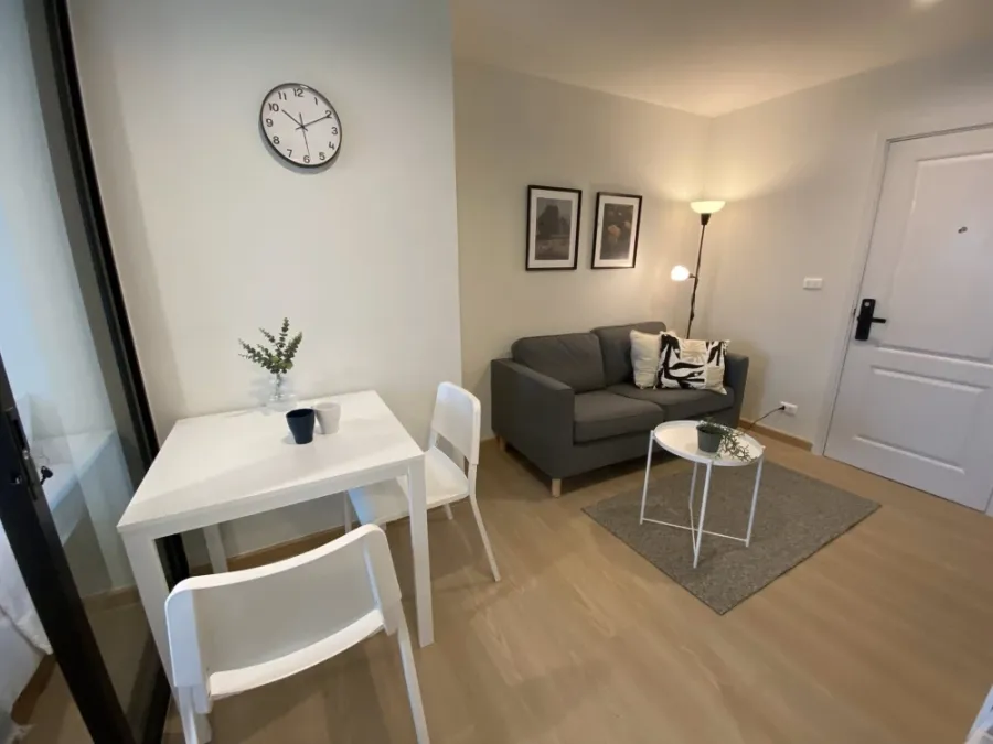 Terra residence for rent, corner room with privacy, decorated in a controlled tone, comes with complete amenities, don't miss it.