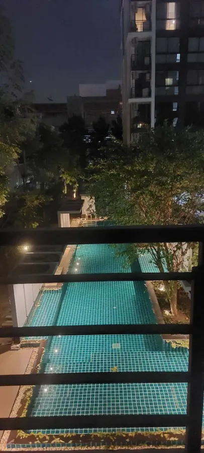 For rent: Chateau In Town Sukhumvit 64/1. Available and ready to move in. Beautiful room, exactly as pictured. 3rd floor, corner unit, pool view. Don'