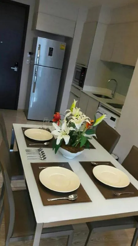 Rent H Condo Sukhumvit 43, fully furnished, good view, ready to move in.