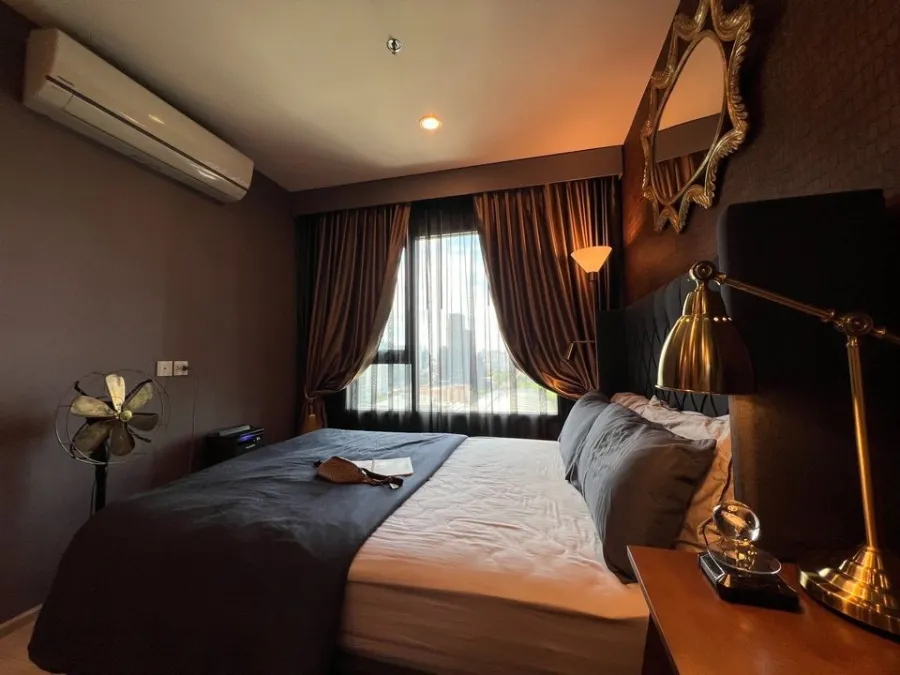 For sale or rent, Life Asoke, fully decorated room. The wallpaper is very beautiful and very livable. As good as this, you must reserve quickly.