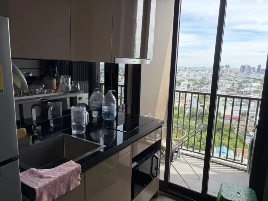 Selling The Line Sukhumvit 71, 24th floor, fully furnished unit. Ready to move in! Book now, don't miss out!
