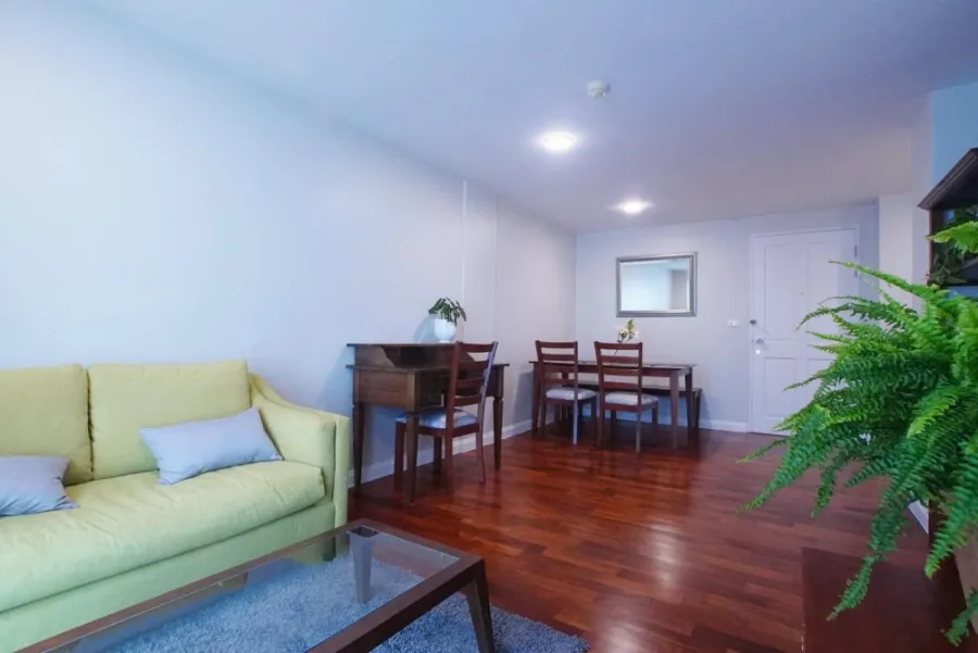 Sell / rent Condo 49 Plus, east, large room, private, fully furnished, complete electrical appliances