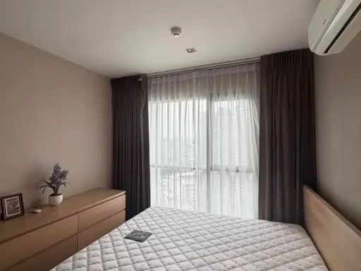 For rent: Life Sukhumvit 48. A lovely unit with ample living space on a high floor with a beautiful view. Don't miss out on this great opportunity!