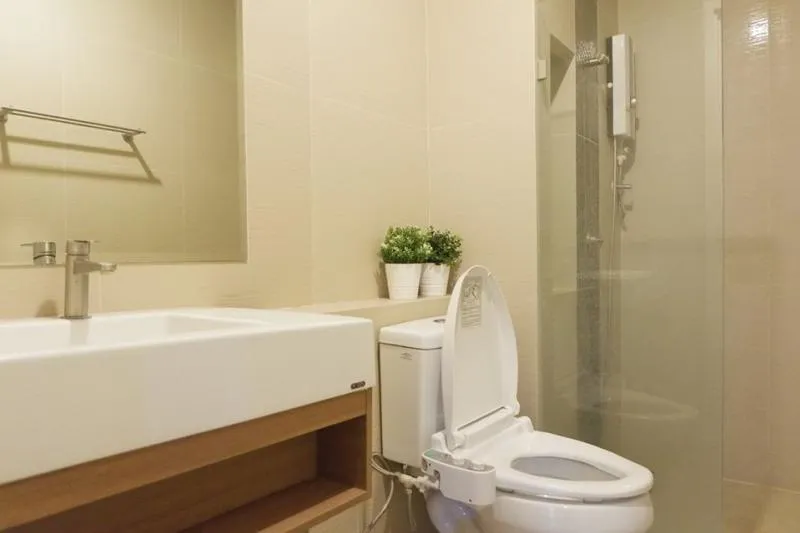 ให้เช่า Happy Condo Ladprao 101 ห้องสวย ระเบียงหันไปทางทิศตะวันออก พร้อมเฟอร์เเละเครื่องใช้ครบ