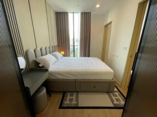 For rent!! Condo Noble State 39, city view, very beautifully decorated, complete with furniture + electrical appliances. Just come and move in!!