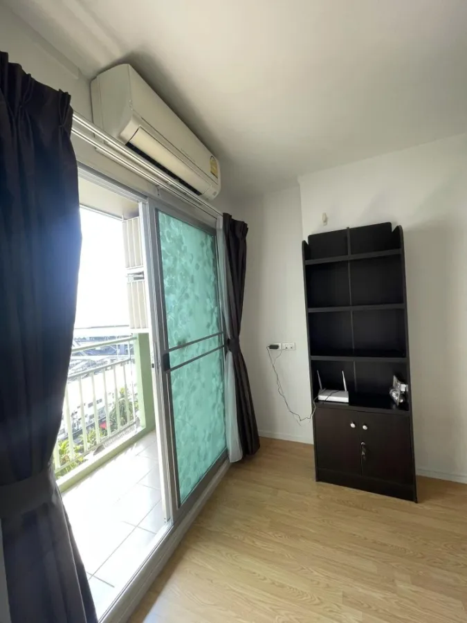 For sale: Lumpini Place Srinakarin-Hua Mak Station, Max Value view, complete with furniture and electrical appliances. Reserve now.