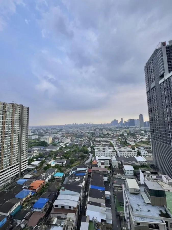 For rent The Base Sukhumvit 77, ready to move in, 23rd floor, high view, comes with facilities, hurry and book.