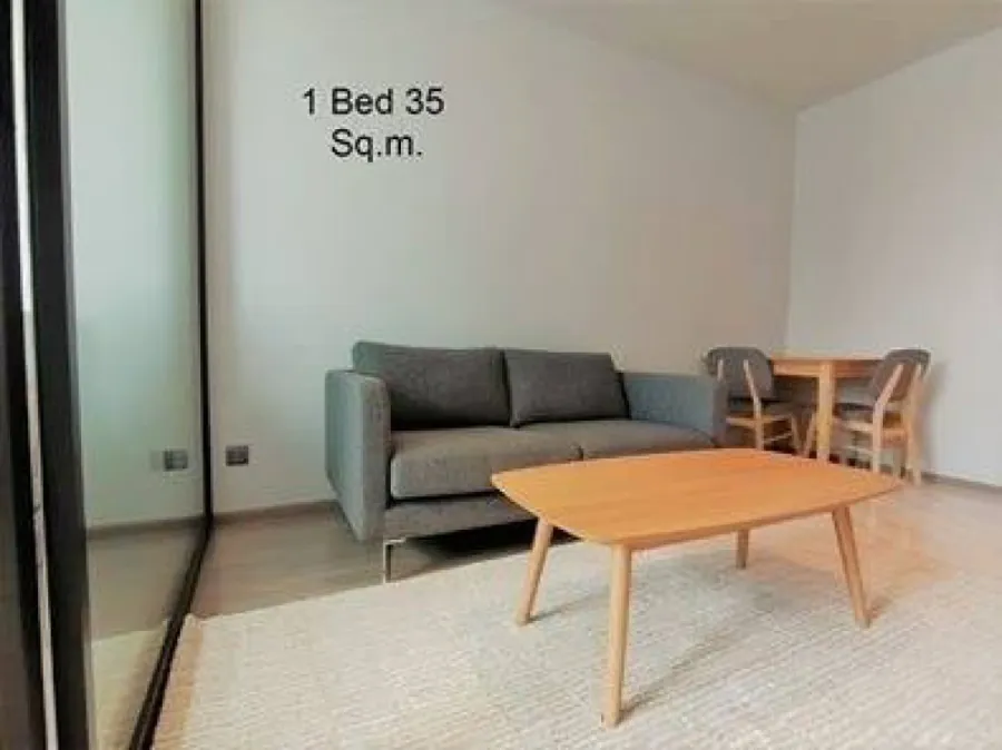 Rhythm Ekkamai for rent, beautiful room, minimalist style, cool, furnishings, tone control, very wide interior High floor, great view, book now.