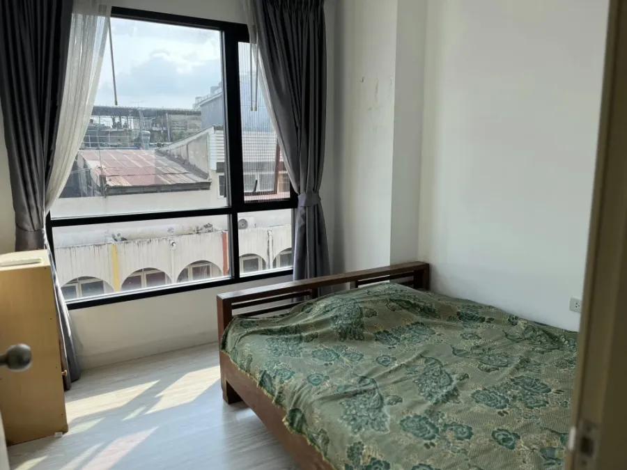 Selling a spacious condo at NAWA LIVING, Nawamin 75. Located on the 4th floor with a panoramic balcony. Book now, don't wait!